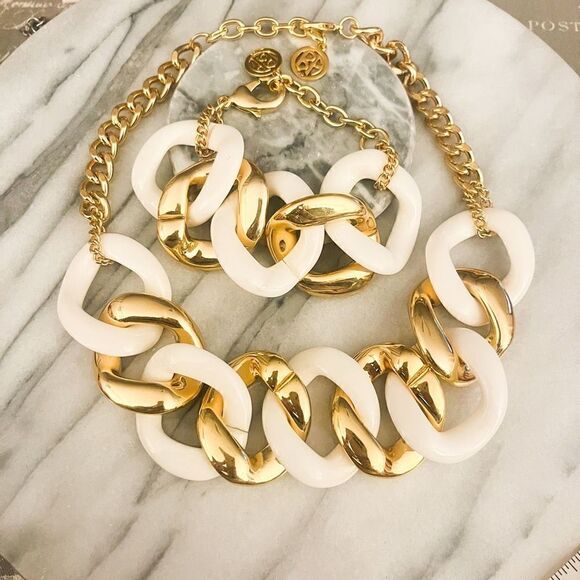 Ben Amun Chunky Acrylic Link Jewelry Set White and Gold Toned Necklace Bracelet - Picture 1 of 5